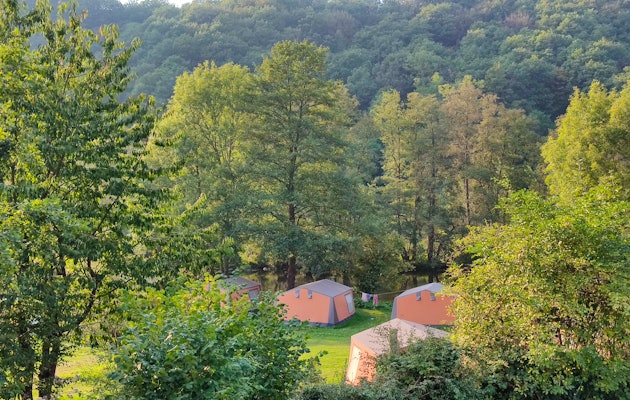 Een weekend of midweek in een superdeluxe Safaritent Comfort in de Belgische Ardennen!